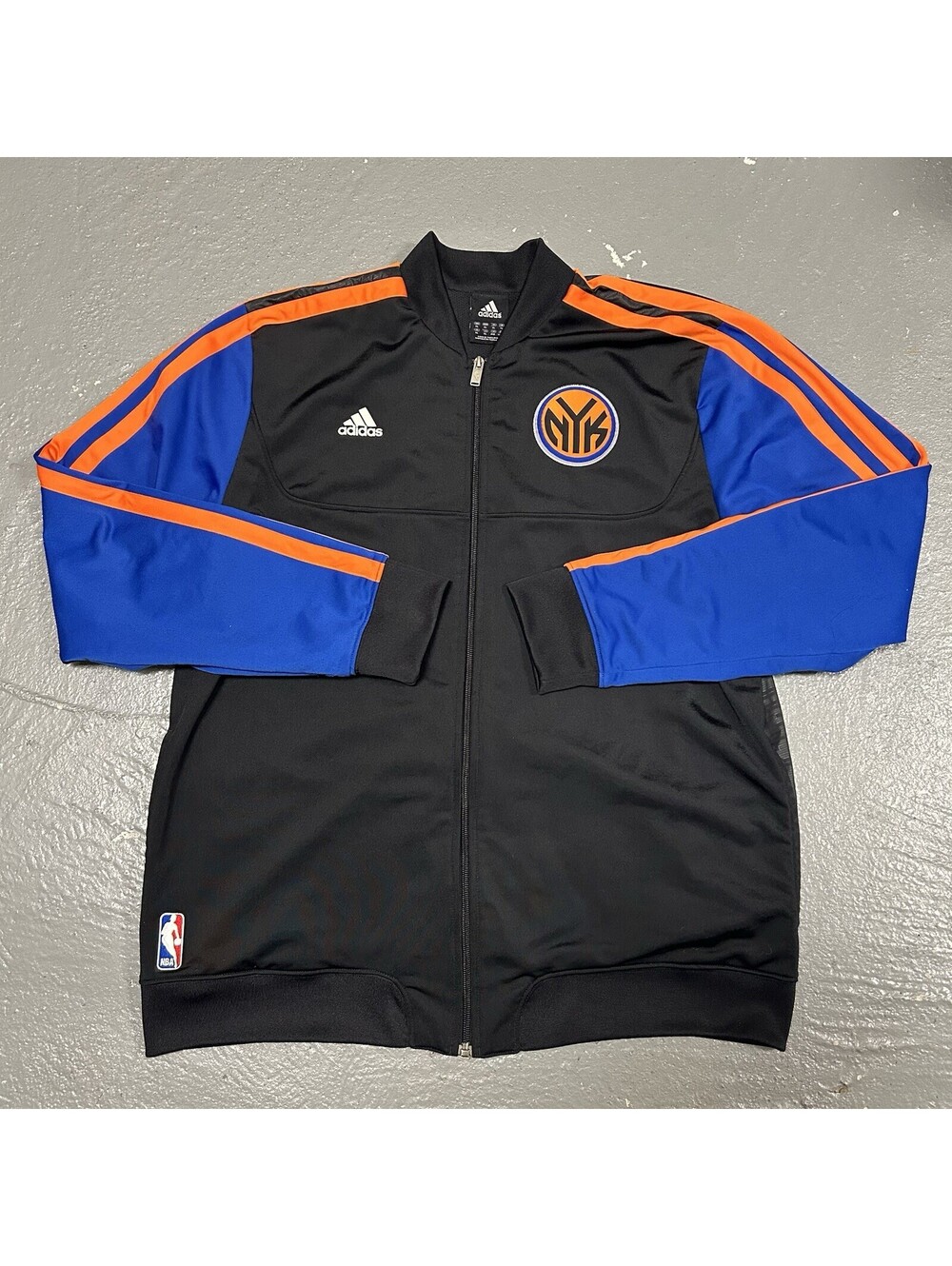 RARE New York Knicks On-Court NBA Home Weekend Warm Up Jacket Zip Up Size XL